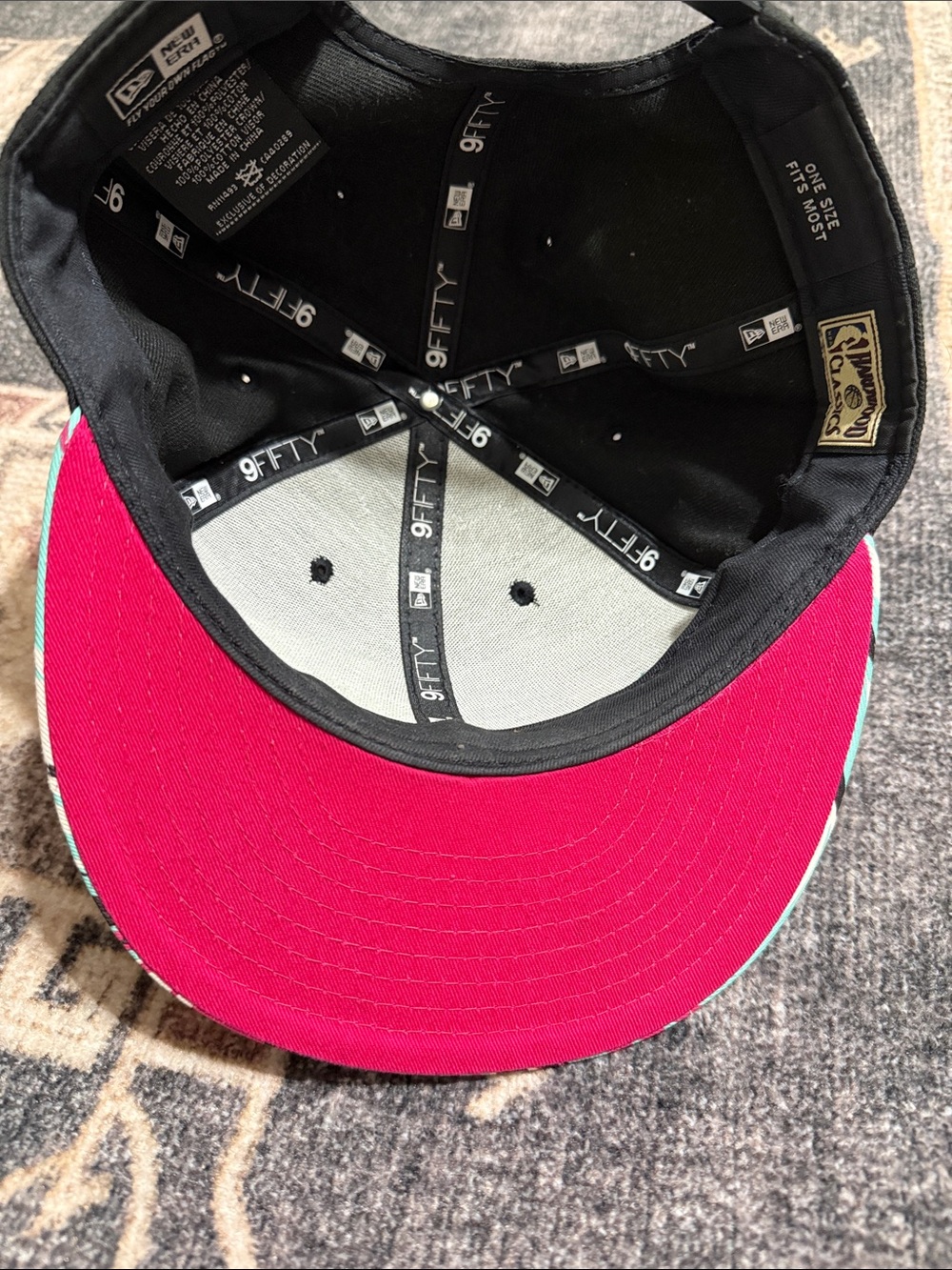New Era San Antonio Spurs Black Hat with Teal & Pink Patterned Brim - Picture 3 of 7